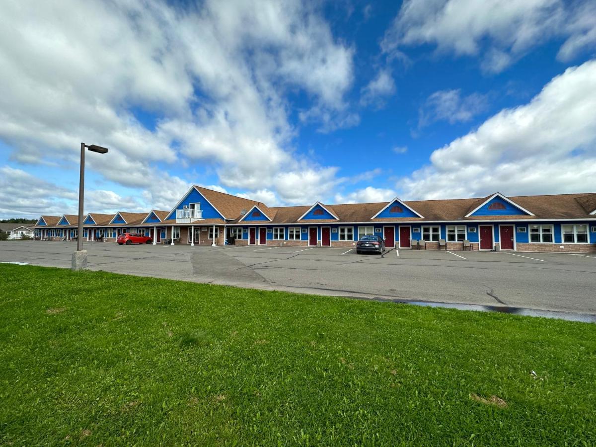 Travellers Inn Fredericton Nb Waasis Εξωτερικό φωτογραφία